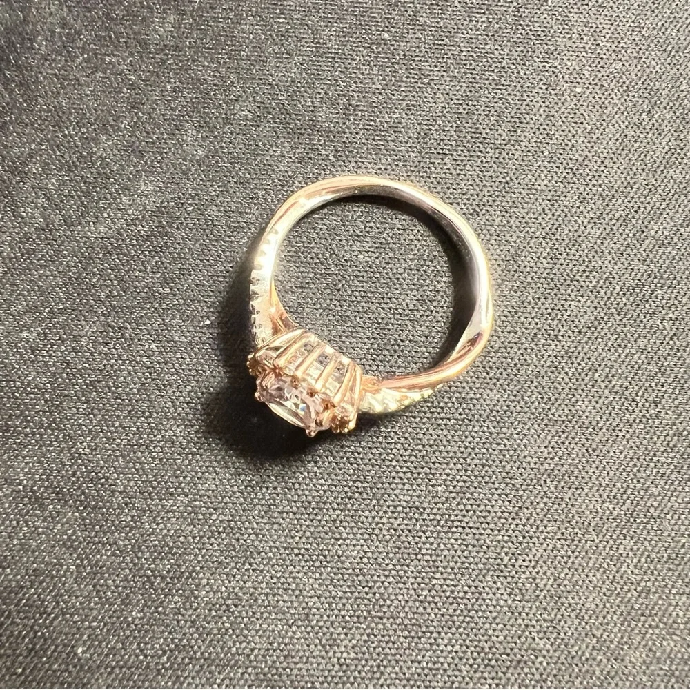 Elegant Rose Gold 925 Halo Ring - Picture 4 of 5